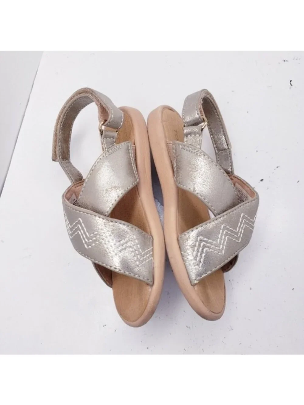 Toms Desert Taupe Shimmer Faux Leather Tiny Viv Sandals Girls Toddler Size 8